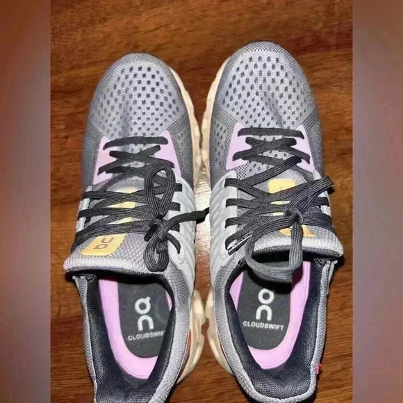 On Running Shoes - On Cloud Women Sneaker size 8